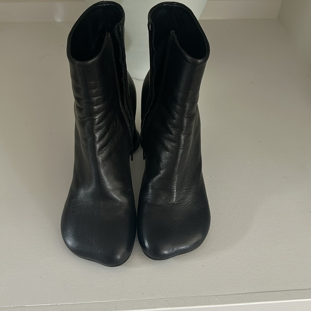 Maison Martin Margiela Black Leather Ankle Boots - Picture 2 of 4